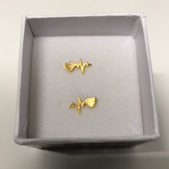 NIB Heart Beat Stud Earrings - Picture 2 of 5